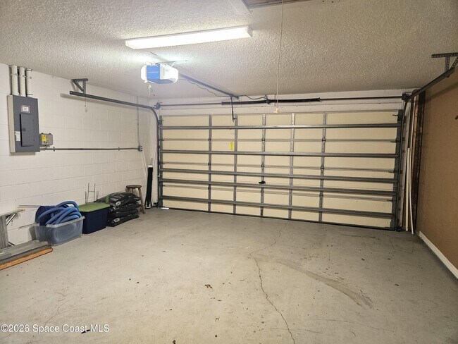Building Photo - 4855 Balfern St