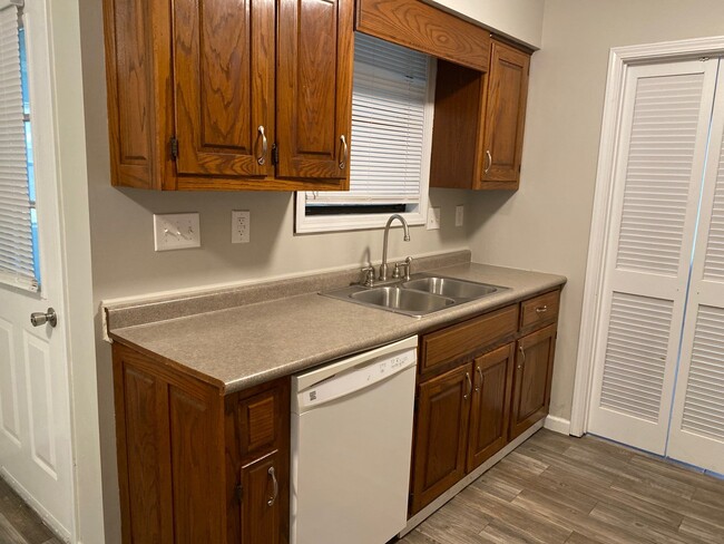 Building Photo - 51 Chatwood Cv