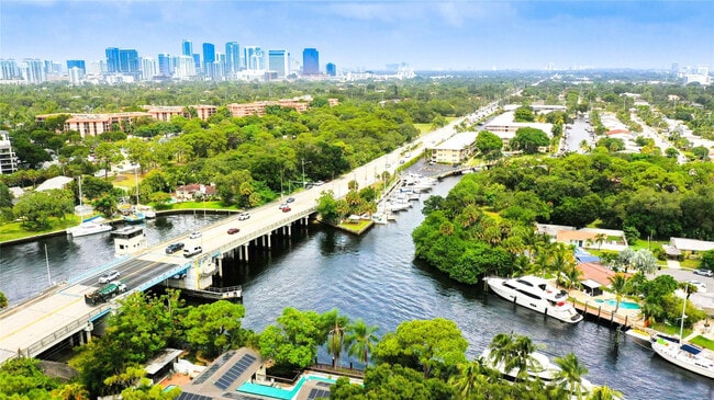 Building Photo - 1329 SW 12th Ct