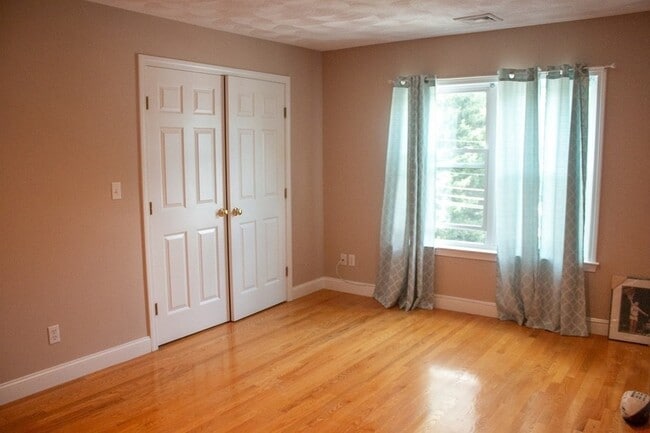 Building Photo - 4 Humphrey St