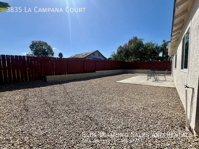 Building Photo - 3835 La Campana Ct
