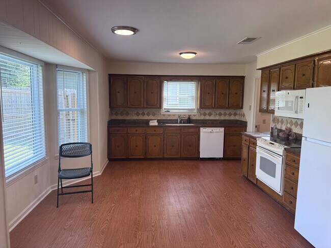 Building Photo - 1115 Briar Creek Rd