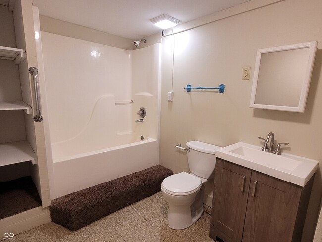 Building Photo - 1130 Tuck a Way Ridge Dr