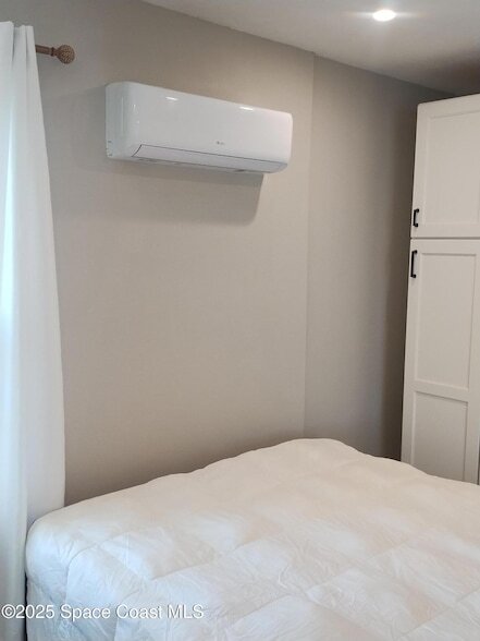 Building Photo - 390 W Cocoa Beach Causeway