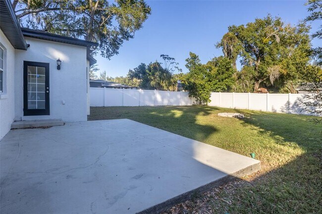 Building Photo - 350 N Phelps Ave