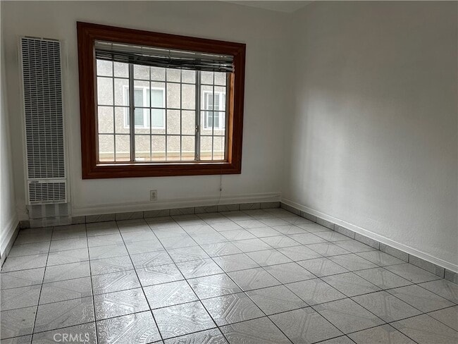 Building Photo - 609 Camulos St