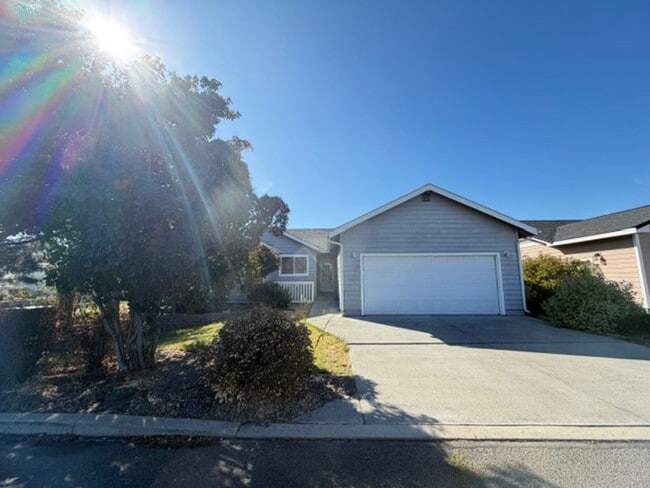 Building Photo - 1006 Frontier Ct