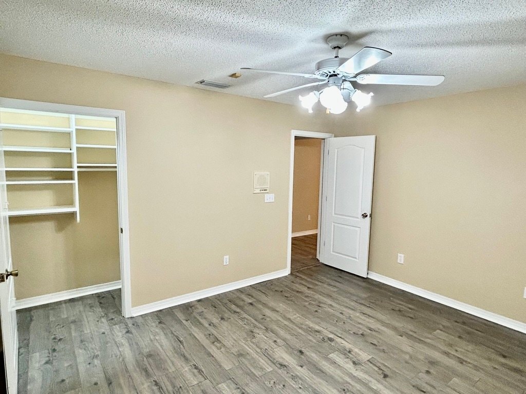 Building Photo - 640 Wedgewood Dr