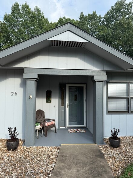 Front entrance - 26 Eleanor Ln