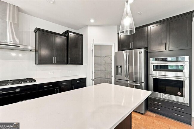 Building Photo - 406 Riverclub Rd