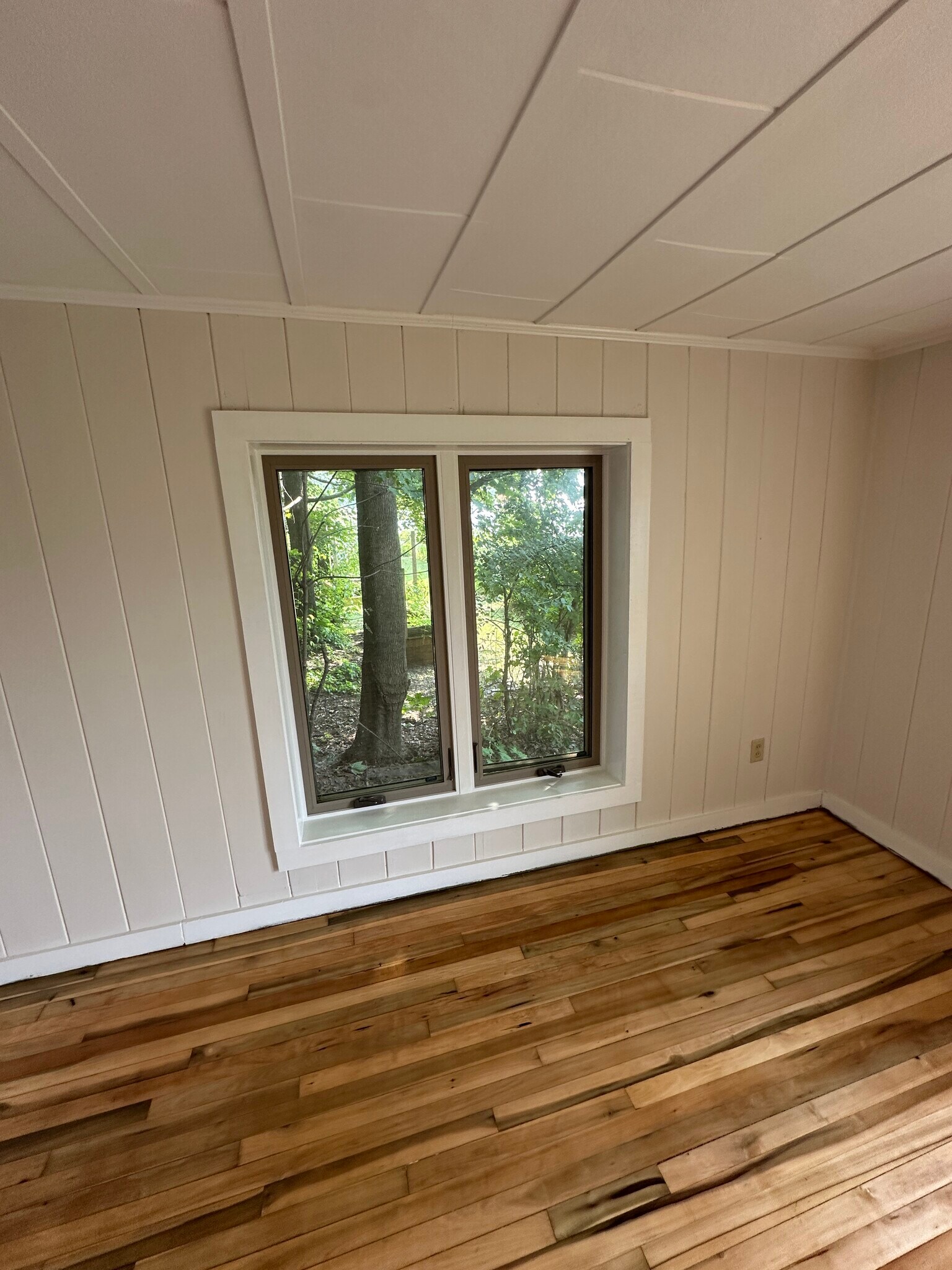 Building Photo - 1138 E Shore Dr