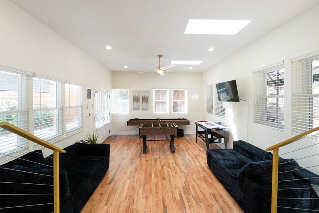Building Photo - Fully Furnished: Beautiful 4-Bedroom Home ...