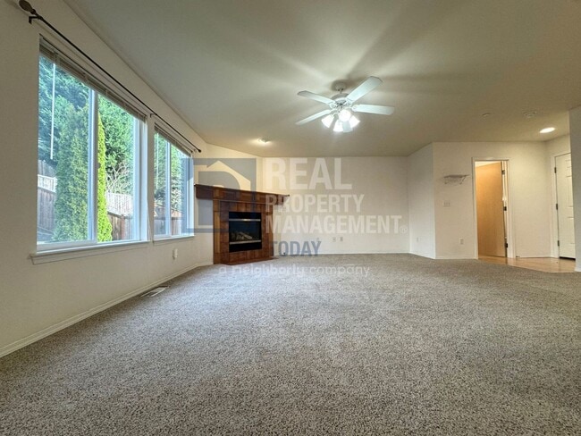 Building Photo - Charming 3-Bed, 2.5-Bath DuPont Home Near JBLM!