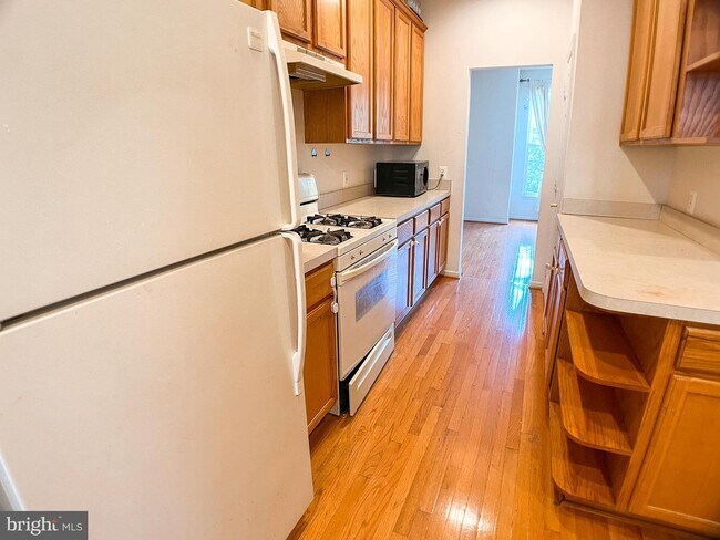 Building Photo - 6984 Cromarty Dr