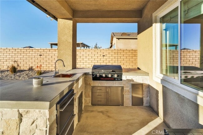 Building Photo - 17066 Takipi Rd