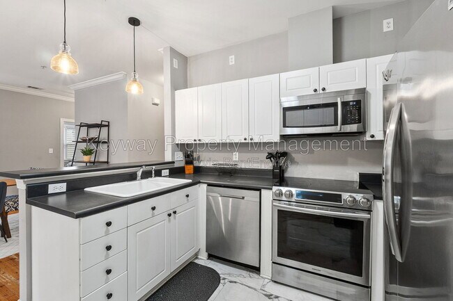 Building Photo - 321 Landing Dr