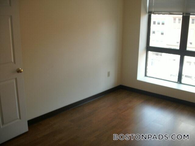 Building Photo - 81 Essex St