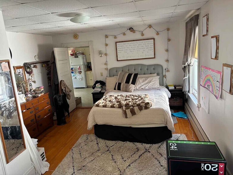 Building Photo - 465 E High St