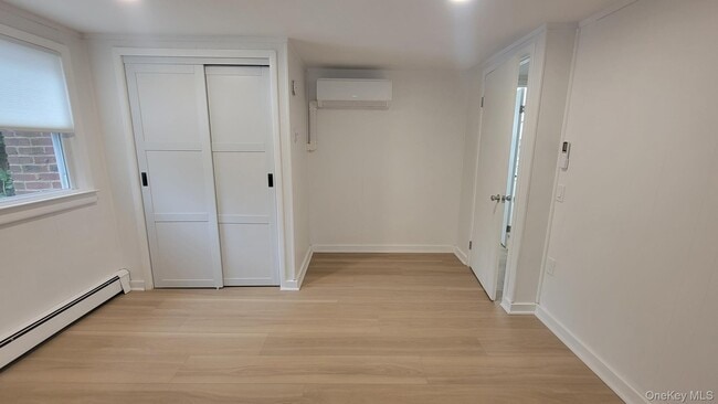 Building Photo - 50 Deepdale Dr