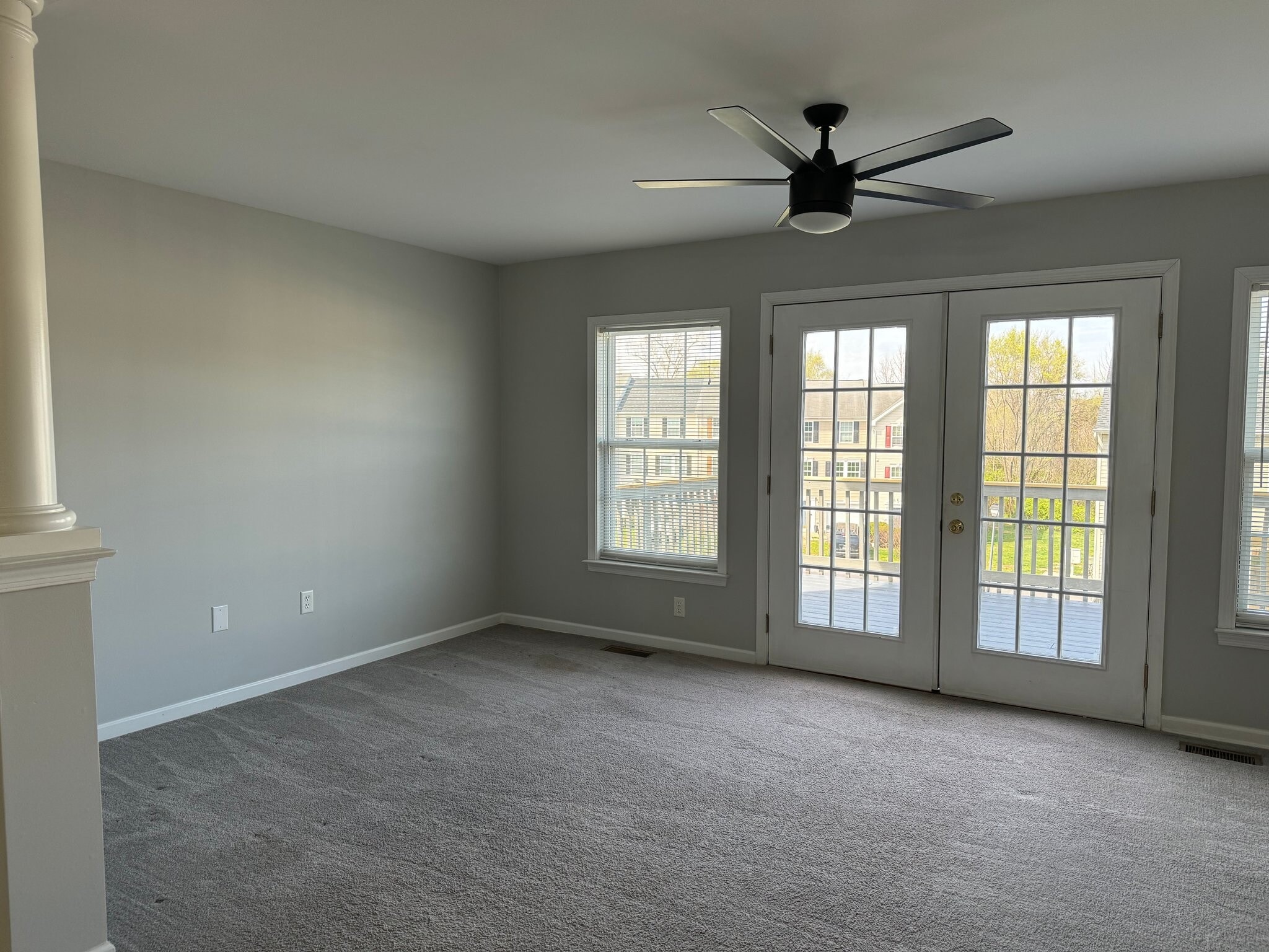 Building Photo - 15 Lombard Ln