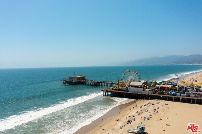 Building Photo - 1317 Stanford St