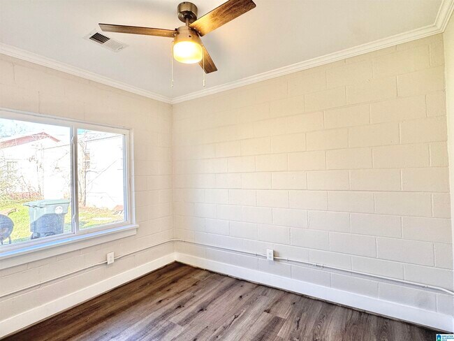 Building Photo - 1640 57th St