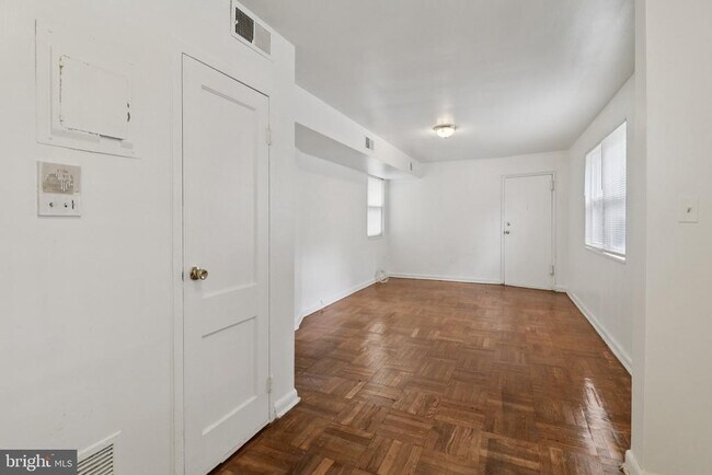 Building Photo - 500 Tennessee Ave NE