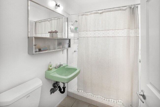 Building Photo - 131 W Avenida Cordoba