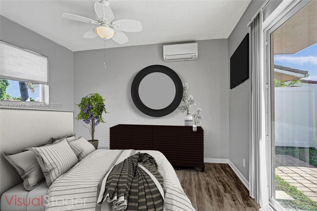 Building Photo - 949 SE 10th Ct