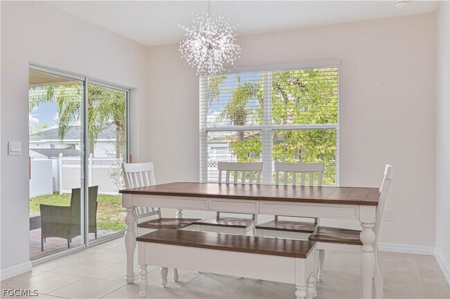 Building Photo - 1009 Jacaranda Pkwy E