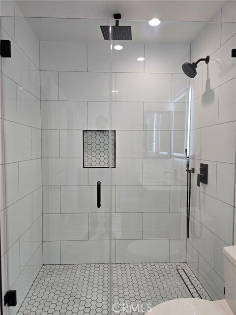 Building Photo - 6885 Shoshonee Way