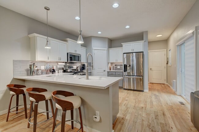 Building Photo - Sophisticated SE Boise Home Close To Downtown Boise