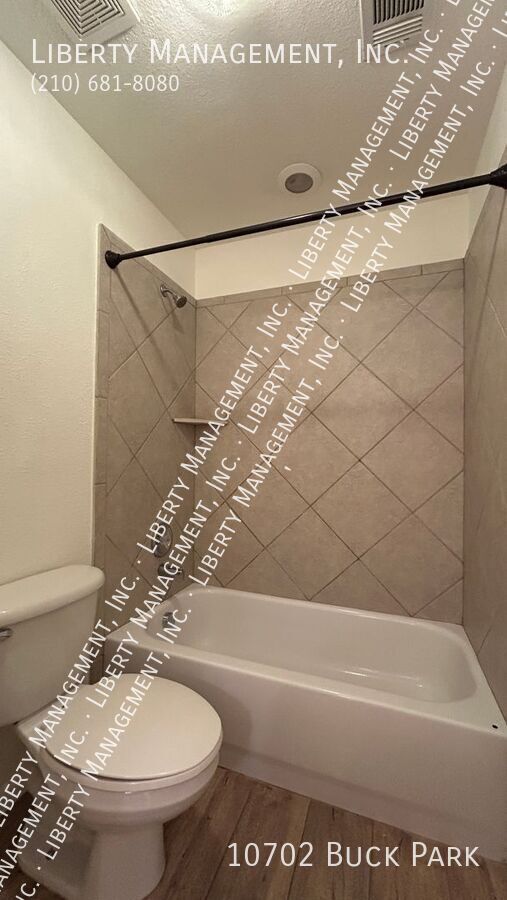 Building Photo - 10702 Buck Park