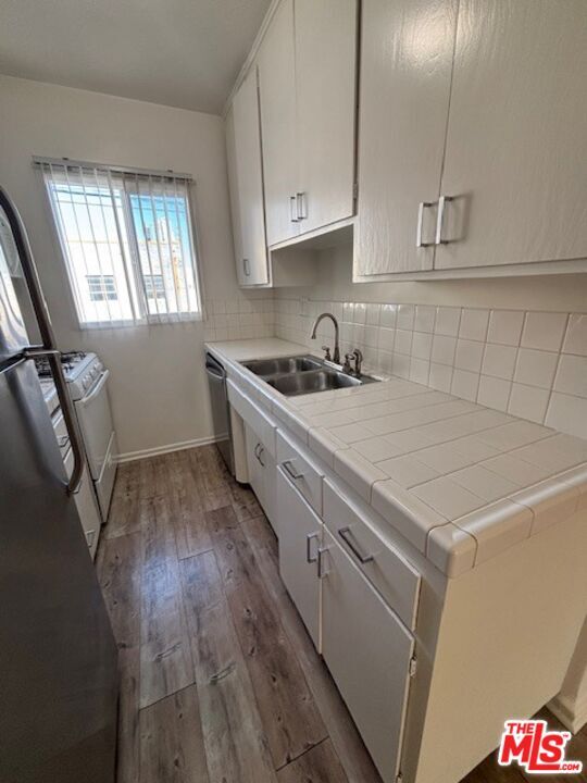 Building Photo - 1415 Cardiff Ave