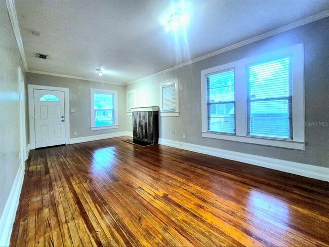 Building Photo - 314 E Park Ave