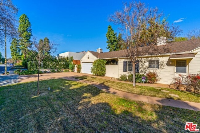 Building Photo - 17117 Weddington St