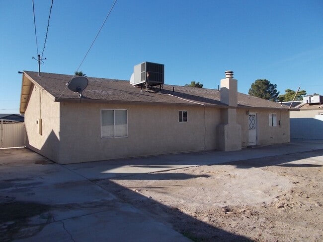 Building Photo - Charming 3-Bedroom, 2-Bath Single-Story Ho...