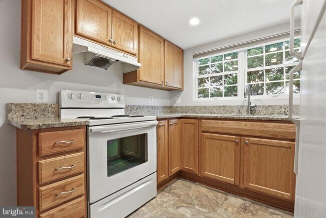 Building Photo - 119 Fort Evans Rd SE