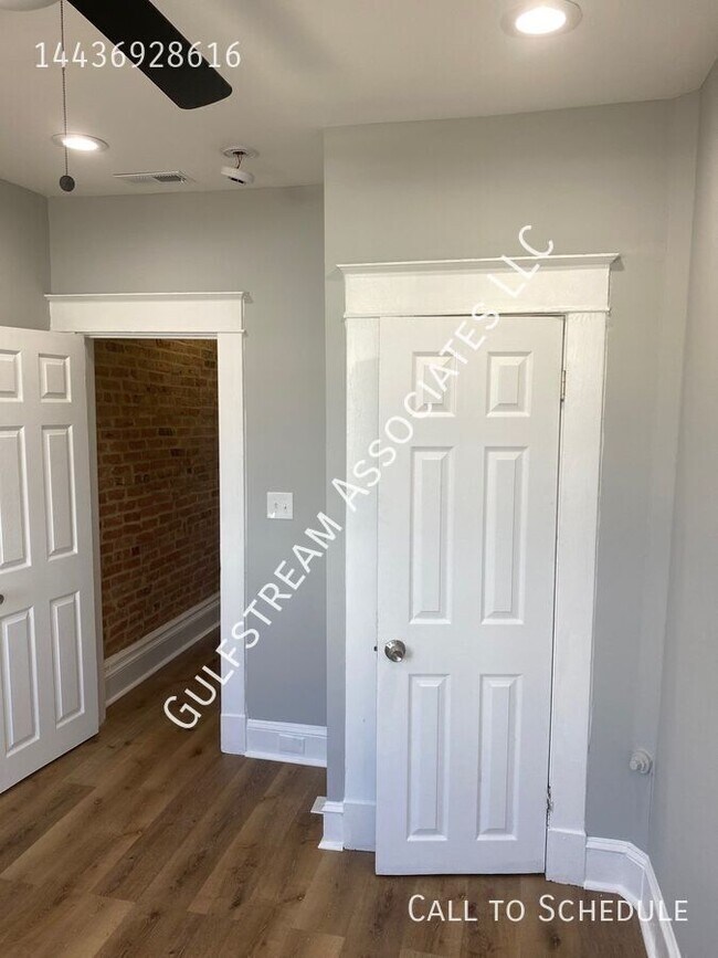 Building Photo - 2624 E Biddle St
