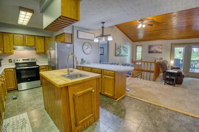 Building Photo - Monthly Waterfront Cabin with Slip