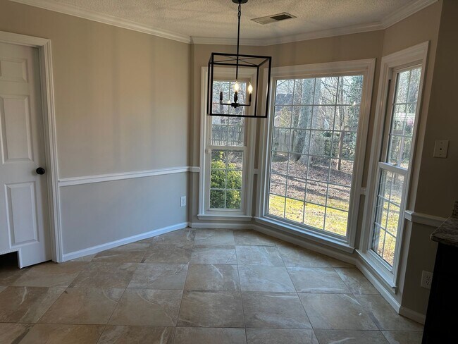 Building Photo - 2881 Wynford Dr S W