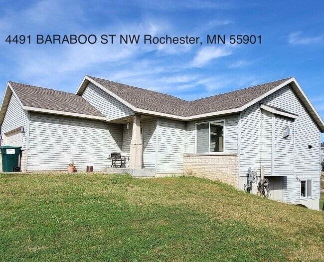 Building Photo - Dogs are welcome no cats. Available January 1, 2026 NW Rochester 4 bedroom 3 bath 2 car attached ...