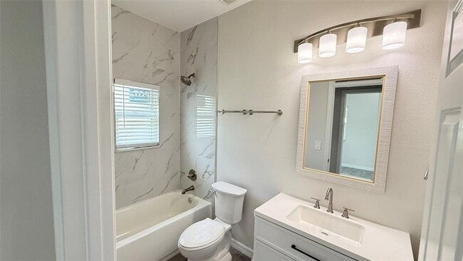 Building Photo - 37542 Eiland Blvd