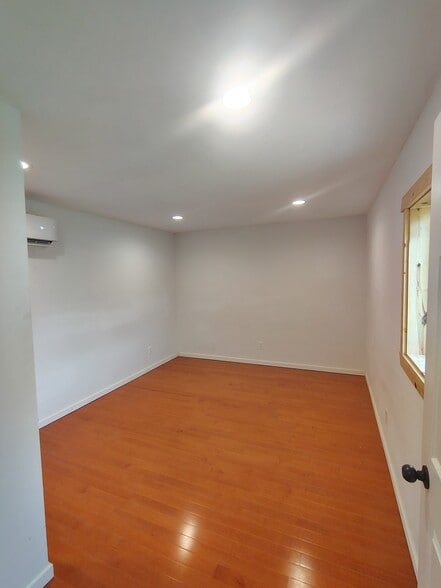 Building Photo - 11641 S Johnson Rd