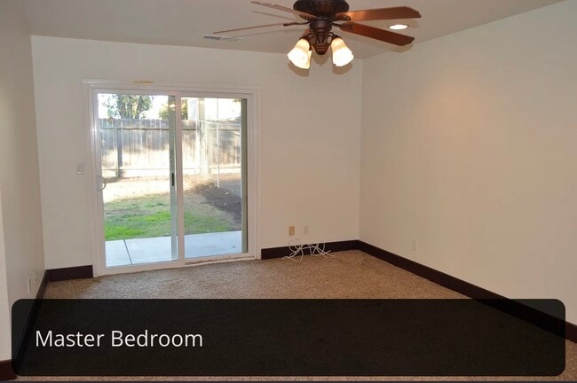 Building Photo - 1016 E Quincy Ave