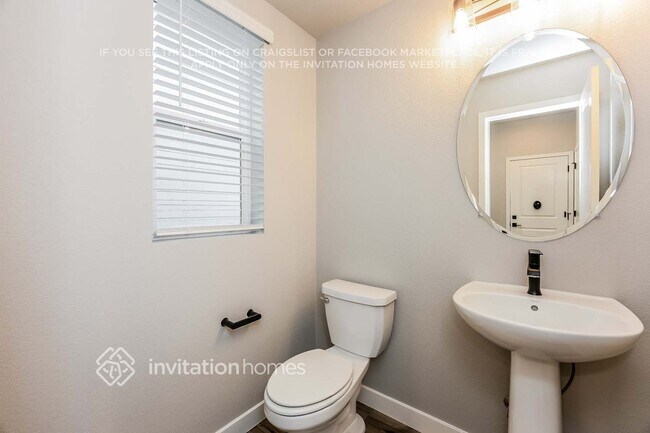 Building Photo - 11257 House Finch Ln