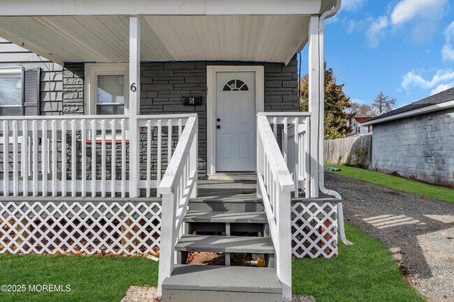 Building Photo - 6 Orchard St