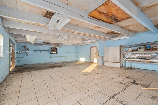 Building Photo - 1705 FL-37