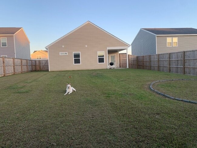 Building Photo - Coming Soon – Beautiful Ranch Home in Stra...