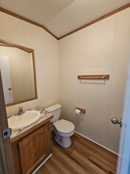 Building Photo - 35 Woodside Ln